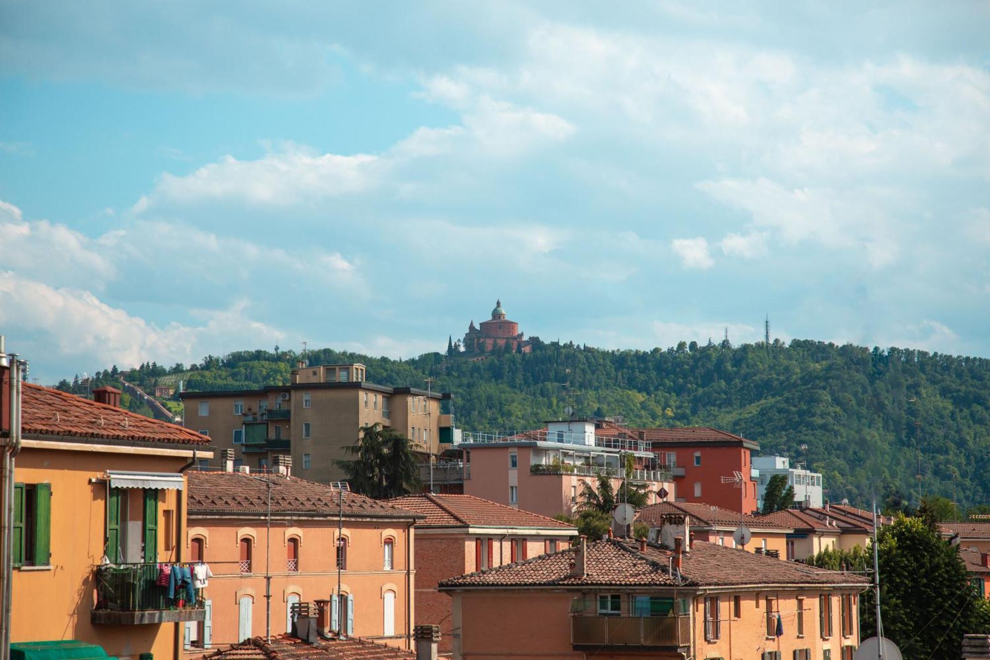 Appartamento Accogliente Con Vista San Luca Bologna Exterior foto